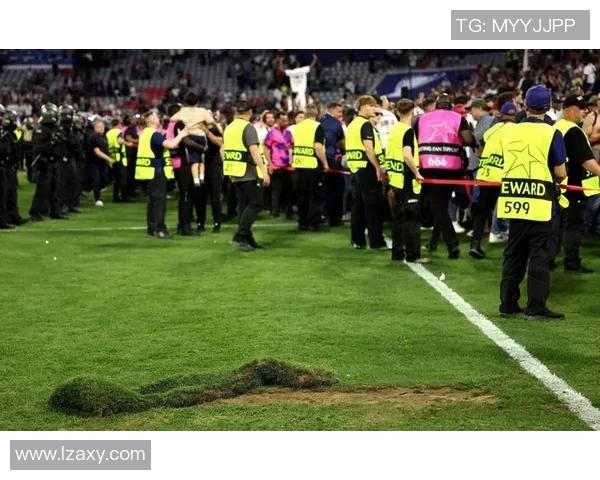 欧冠门票系统崩溃数万球迷排队长达12小时争抢梦幻门票