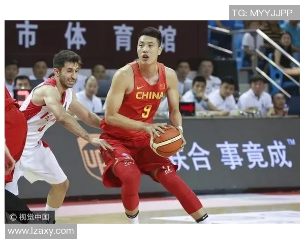 男篮红队中国迎战伊朗全力争胜展现团队精神与竞技风采 男篮红队中国迎战伊朗全力争胜展现团队精神与竞技风采