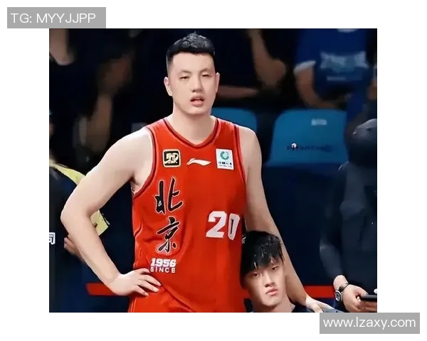 翟晓川:从篮球场上的拼搏者到生活中的坚韧榜样 翟晓川:从篮球场上的拼搏者到生活中的坚韧榜样